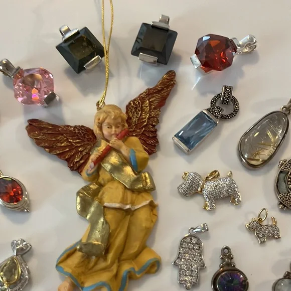 Beautiful 46 piece lot of ladies, assorted pendants/charms plus angel - Picture 11 of 11